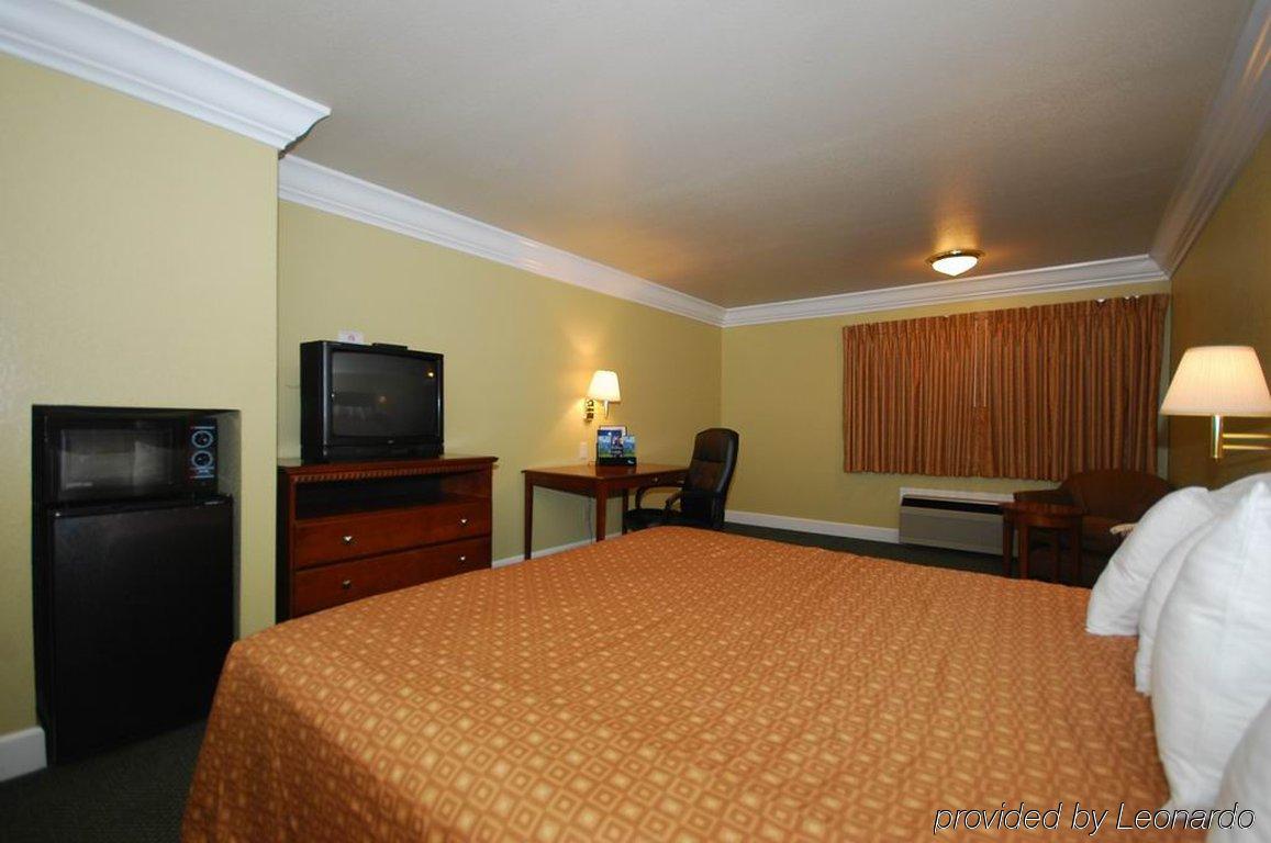 Best Western Willits Inn Room photo