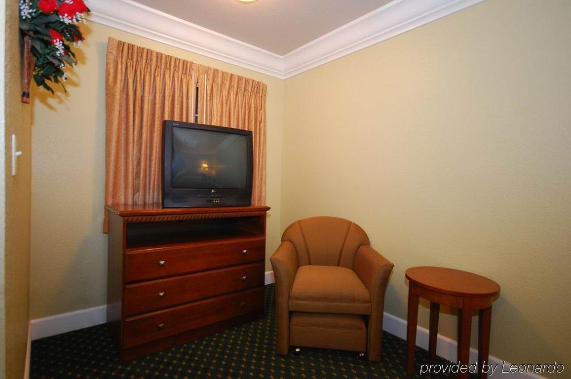 Best Western Willits Inn Room photo